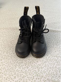 Dr Martens Lace Up Boot T8