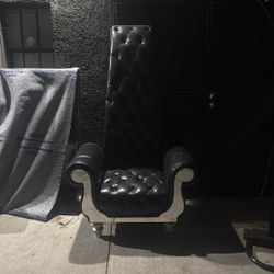 Kings Chair  single couch, Big backboard