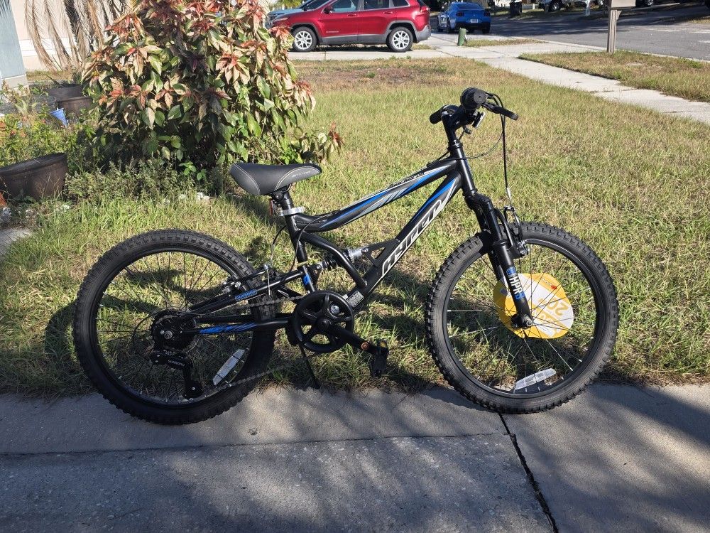 New Hyper Shocker 20in Mountain Bike