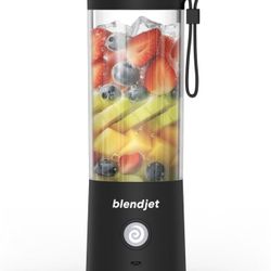 BlendJet Portable Blender for Smoothies & Shakes - BlendJet Cordless Personal & Small Blender, USB-C Rechargeable & Self Cleaning - (Black, 16 oz.)