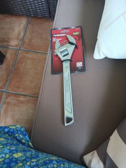 12 In Adjustable Wrench Jaw Capacity 1 1/2 In