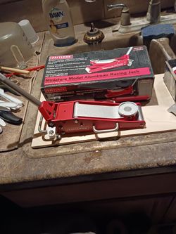 Miniature Working floor Jack and Set of Miniature stands