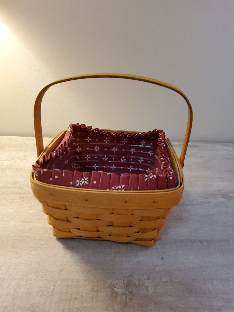 Longaberger Basket 1995 . Size . 10"× 9"× 5" .