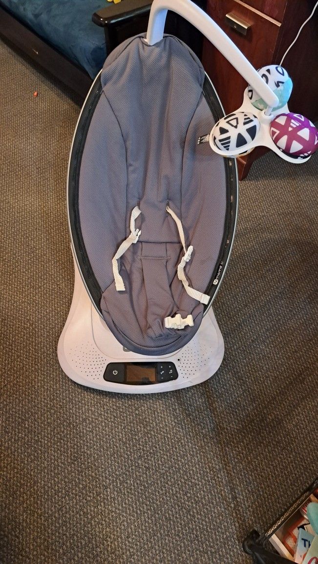 Baby Swing MAMAroo 4moms, Preowned 