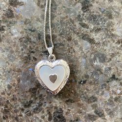 Beautiful 925 Silver Picture Holder Heart Necklace With Mother Of Pearl Heart, New, Never Been Used$ 28, Great Mother’s Day Gift. 