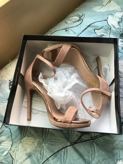 Afeado blush high heels size 6