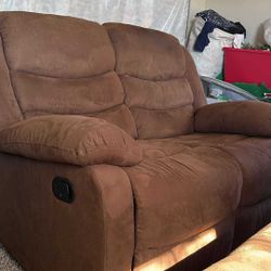 GOOD CLEAN CONDITION RECLINABLE SET 