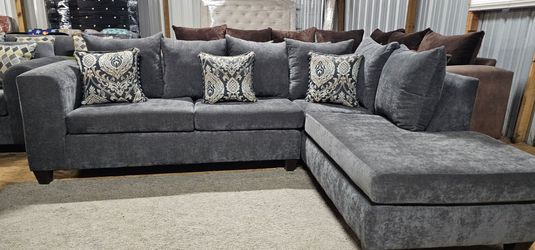 Gray Fabric Sectional Sofa with Chaise
