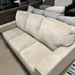 FREE DELIVERY COZY COUCH