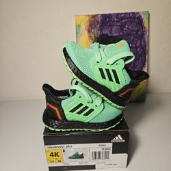 Size 4c - Kids Green Adidas - $40