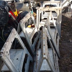 6 Folding Plastic Saw Horses All Fully Functional