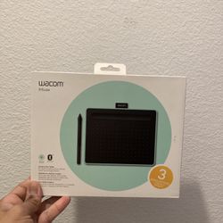 Wacom - Intuos Graphic Drawing Tablet for Mac, PC, Chromebook & Android with Software Included - Mint 