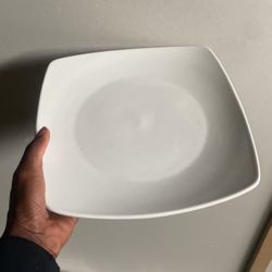 World Porcelana Plates