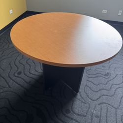 42” Round Office Meeting Table / Conference Table – Seats 4