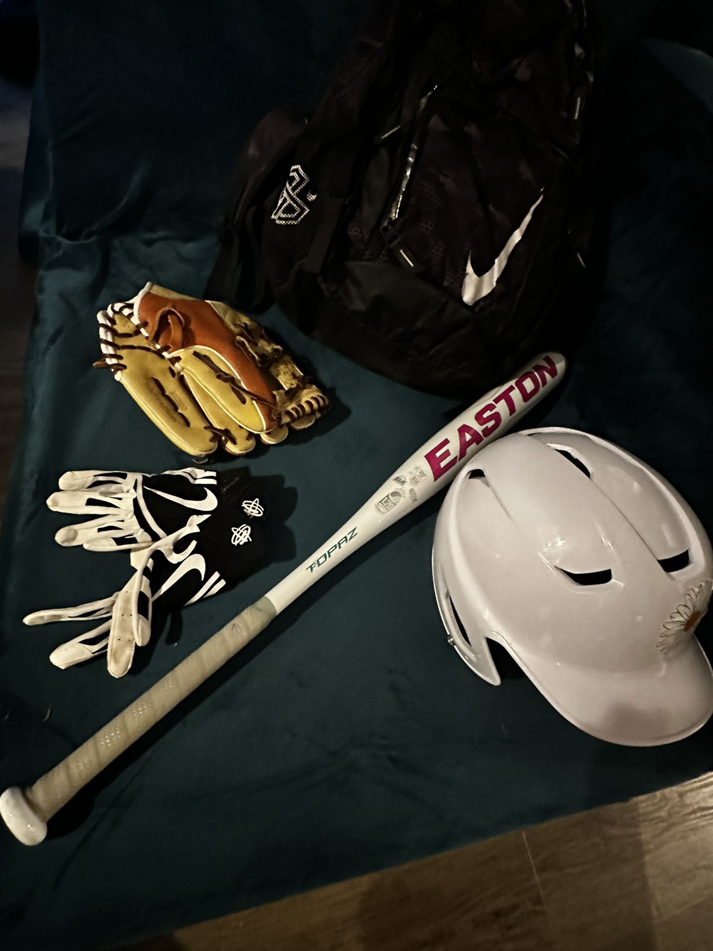 Kids Softball-Baseball Lot: Mitt, Batting Gloves, Bat, Batting Helmet & Bat Bag