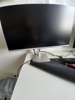 HP 27 inch Monitor