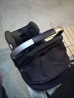 Nuna pipa car seat with base