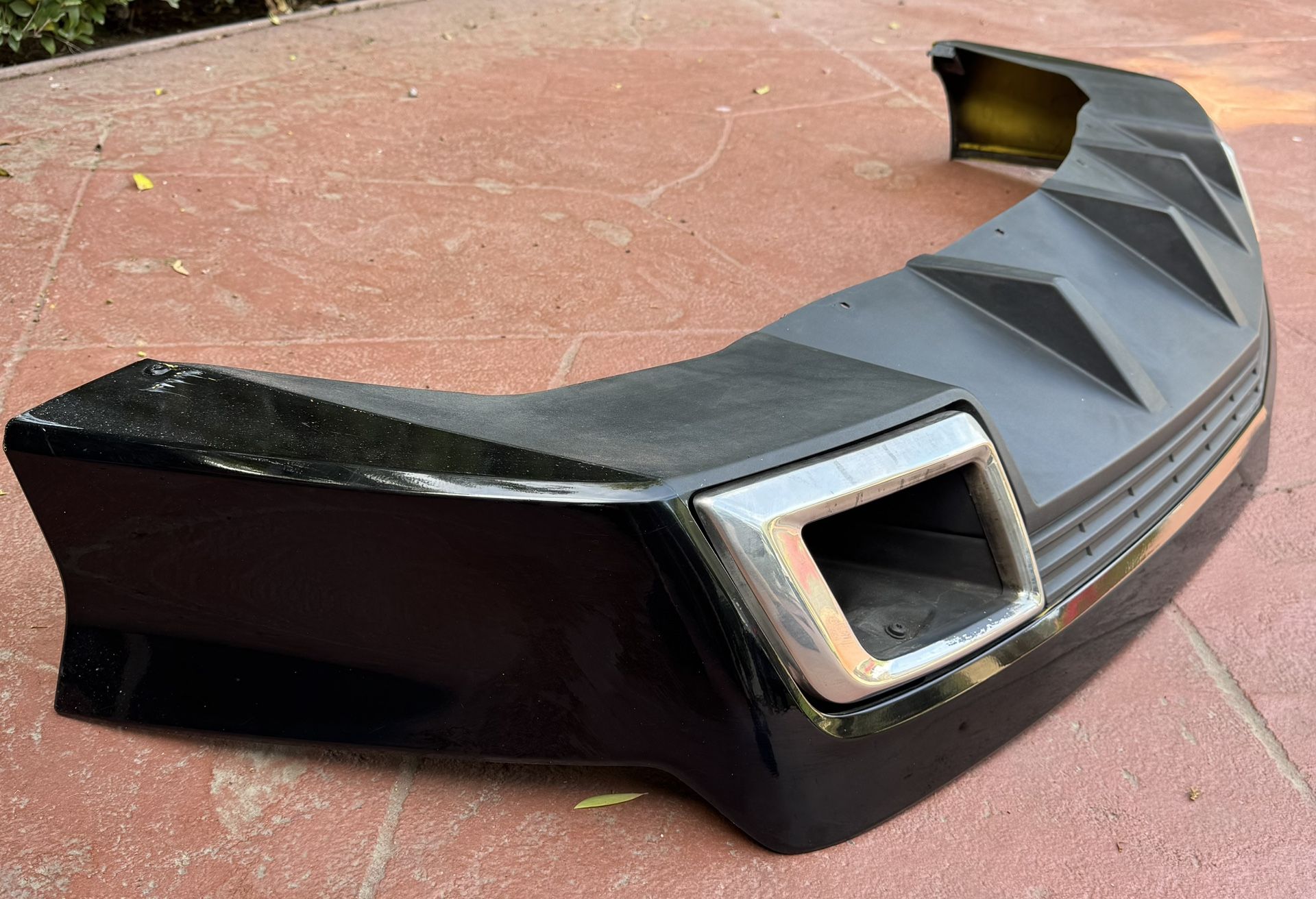 OEM Chevrolet 2010 - 2013 (5th Gen) Camaro SS Rear Ground Effects Package Diffuser