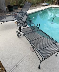 Metal Lounge Chaise
