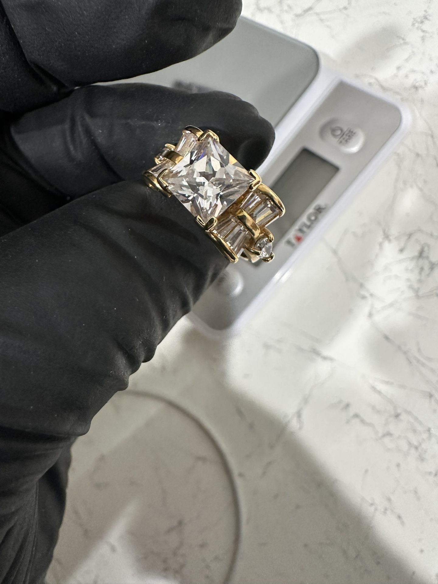 ✨ 925 Gold-Plated CZ Ring – Princess Cut w/ Side Stones