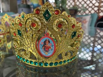 Coronas nuevas para fiesta de niñas