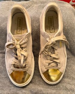 PUMA Suede Platform Gold Sneakers - Women's Size 8
