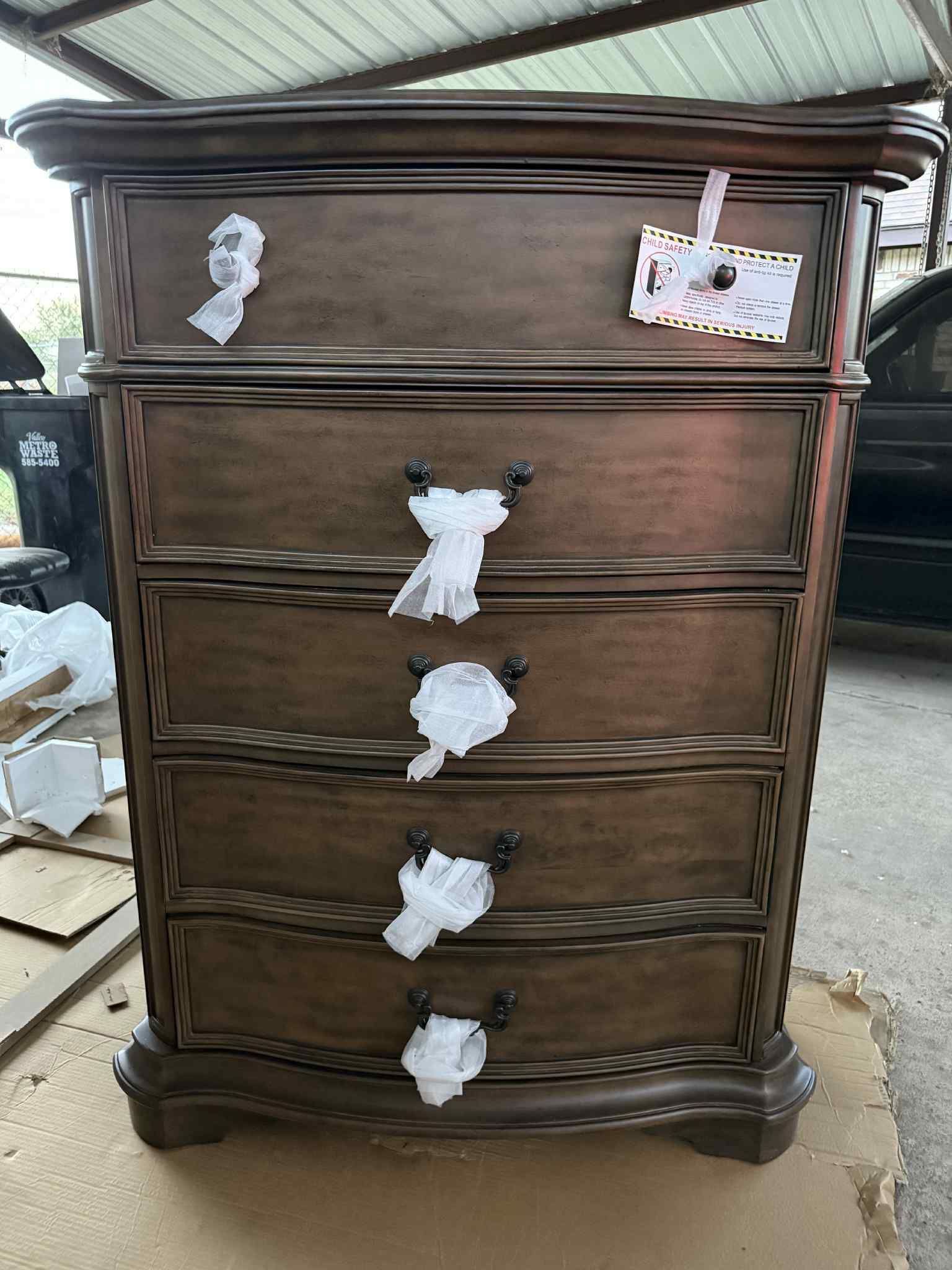 Dresser 