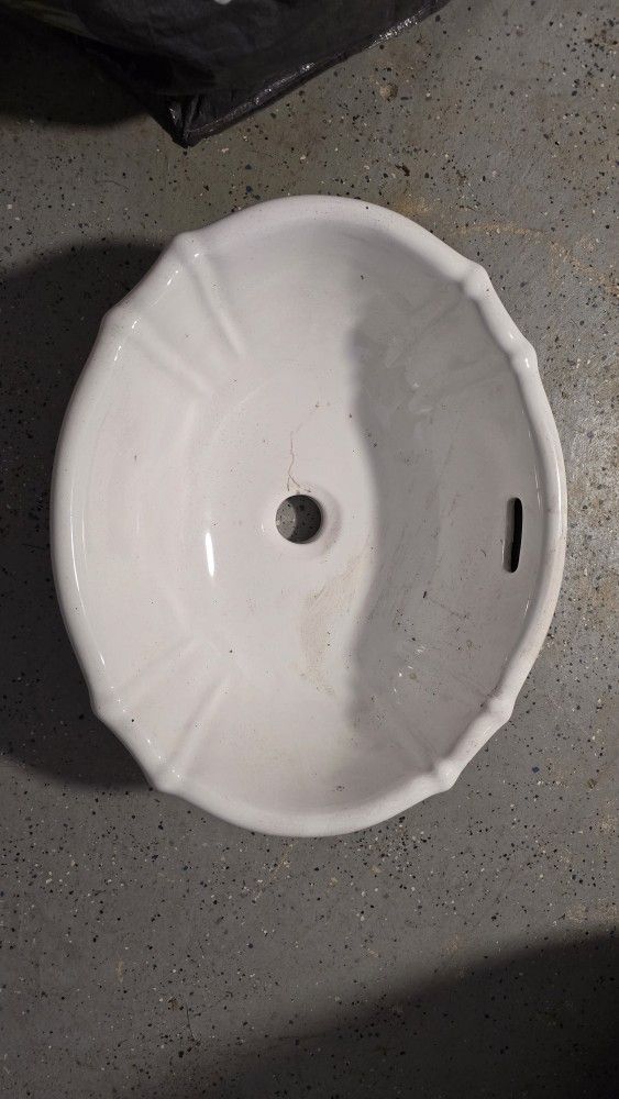 Ceramic Sink - NEW condition
