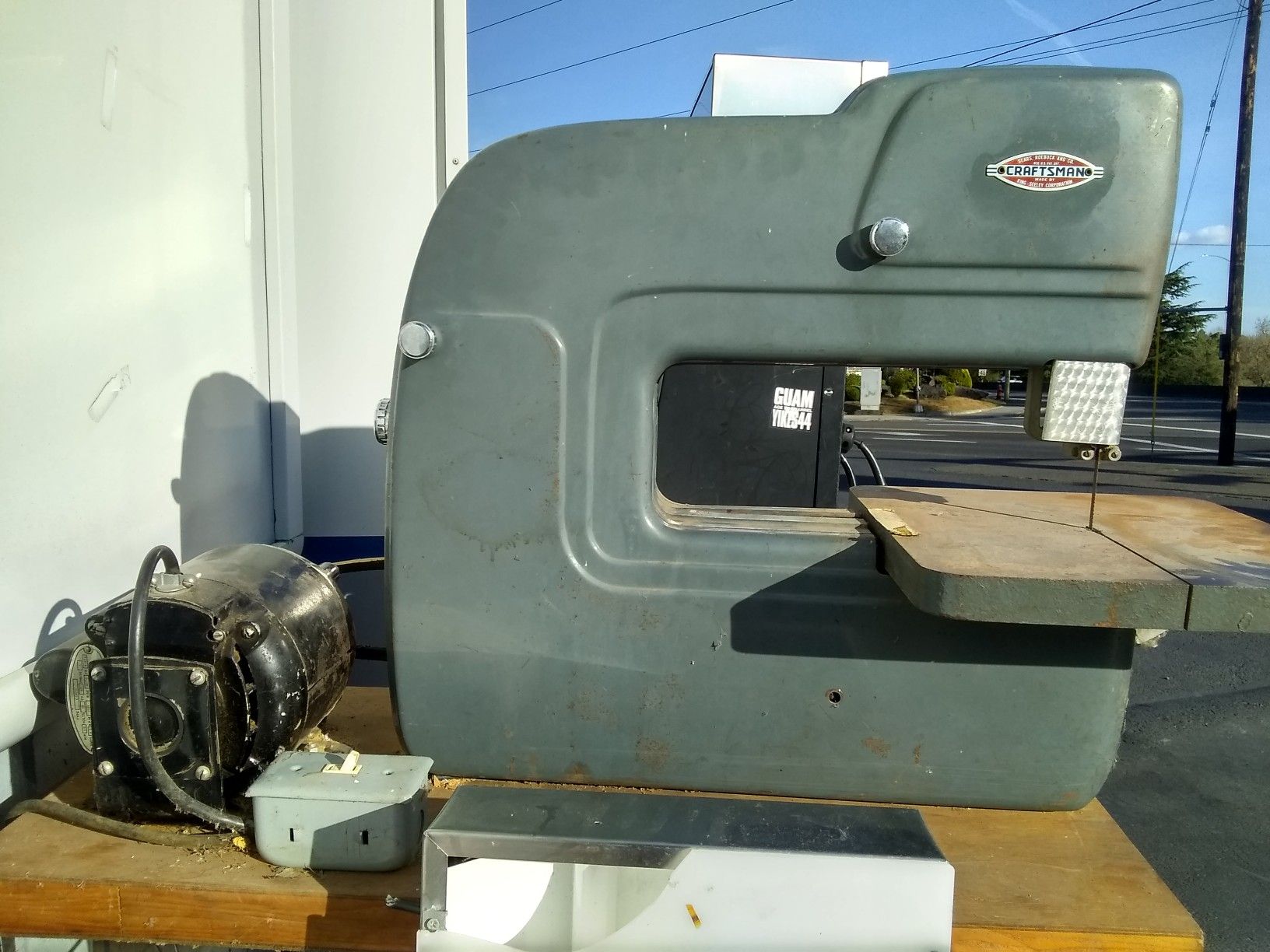 Vintage Craftsman band saw model no. 103.24300 for Sale in Portland, OR