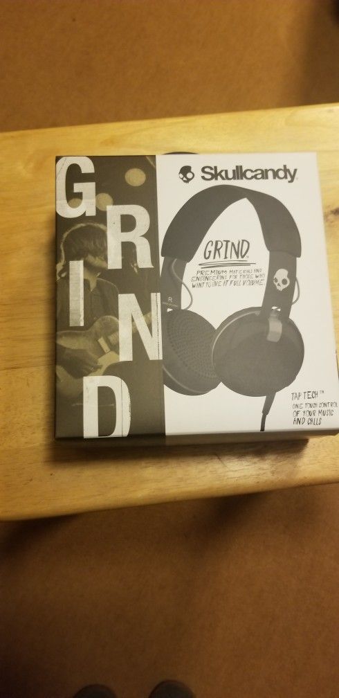 Skullcandy Grind Wired Headphones With Mic