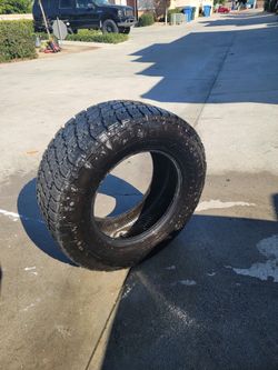 305 60 R18 Nitto Grappler G2