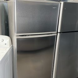 WHIRLPOOL STAINLESS STEEL TOP FREEZER REFRIGERATOR APARTMENT SIZE 