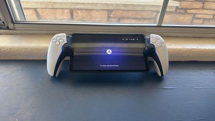 PlayStation hand game