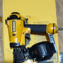 DeWalt Roofing Nail Gun 