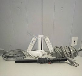 Nintendo Wii Bundle – 70+ Games Included + 2 Controllers – Plug & Play Ready!