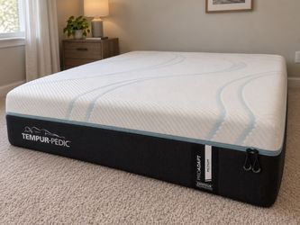 Tempur-Pedic ProAdapt Medium King – Cosmetic Detail – $400OBO
