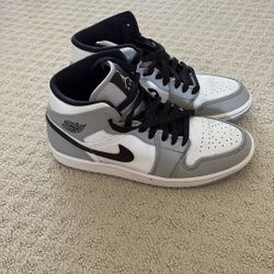 Jordan 1 Grey Size 8.5 Used.