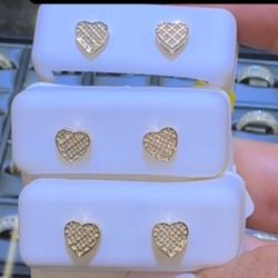 10K Natural Diamonds Heart Studs Earrings 