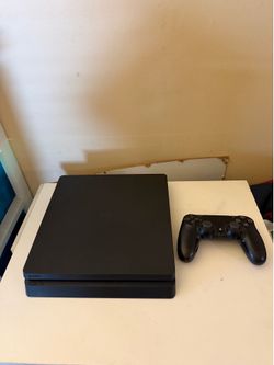 Sony PS4 Slim w/ Controller & Cords – Works Perfect