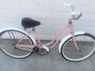 1964 Schwinn Hollywood 24in ladies cruiser. for Sale in Chino Hills