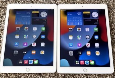 2 APPLE IPADS BUNDLE