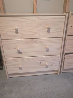 3-Drawer Pine Wood Dresser