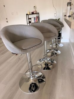 4 Merrick Lane barstools