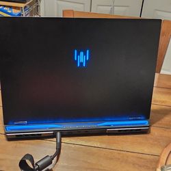 Acer Predator Helios 18 w/ RTX 4090 16GB card