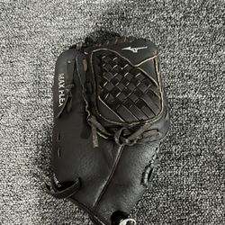 Left Handed Mizuno 10.75