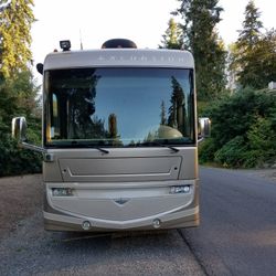 RV Fleetwood Motorhome 