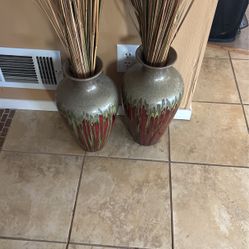 2 Matching Vases/ 18 In Tall/ W/ Dried Grass
