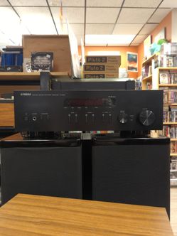 Yamaha R-N303 Receiver + Remote