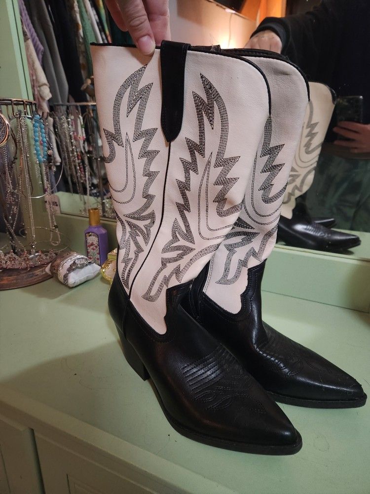 Indigo Rd. Black And White Cowgirl Boots