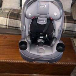 Safety 1st 3 In 1 Car seat In Perfect Shape 